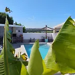 Tres Rosas * مْبيخير ذي لا فرونتيرا
